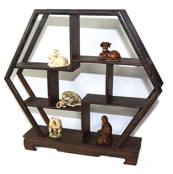 полка для нэцкэ и окимоно