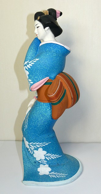 японская статуэтка Дама в голубом кимоно, Хаката, 1950-е гг.