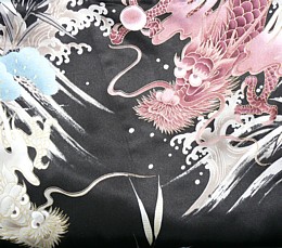silk kimono Taira detail of design