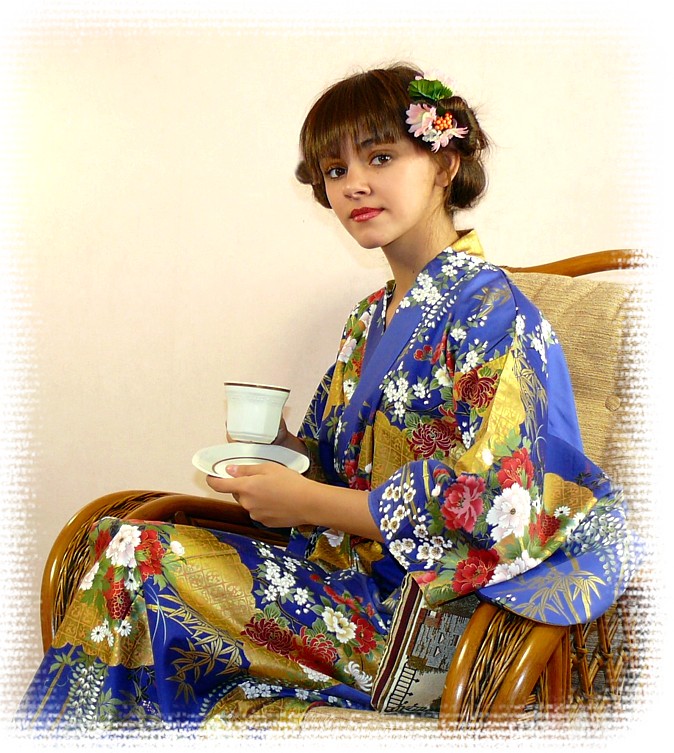japanese cotton kimono for lady, royal - blue color. The Japonic Online Store