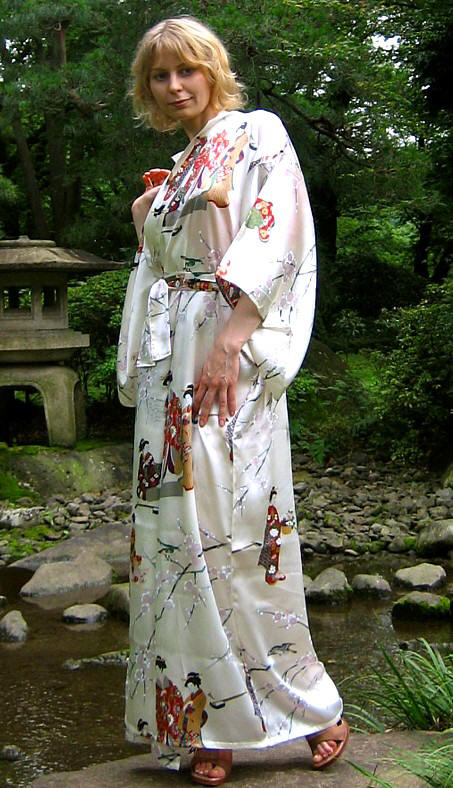 Japanese woman's pure silk modern kimono