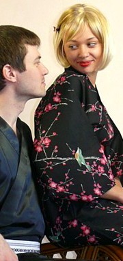 японская традиционная юката ( халат-кимоно из хлопка)