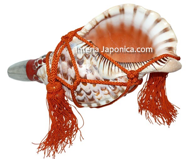 хорагай, сигнальный горн из большой морской раковины