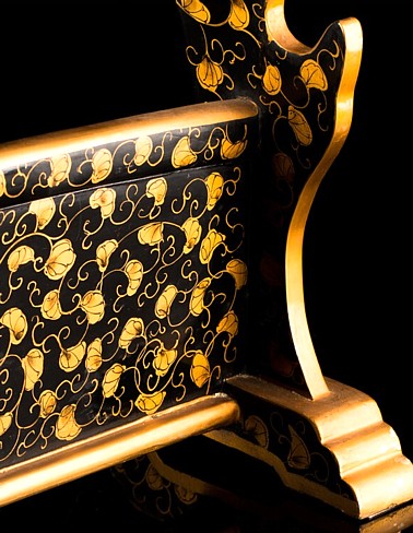 японская старинная  резная подставка для трех мечей. деталь