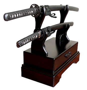 японская подставка для самурайских мечей с  выдвижным ящиком для хранения предметов по уходу за мечом