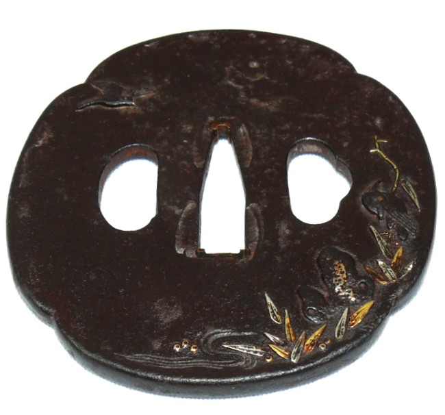 японская гарда самурайского меча - цуба с изображением пейзажа с цаплей у реки