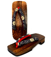 Japanese woman's traditional straw sandals Zori. The Japonic Online Store