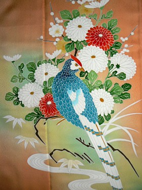 авторский рисунок на японском женском шелковом кимоно