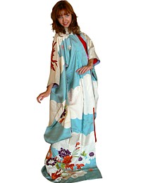japanese lady's  silk embroidered kimono furisodeo