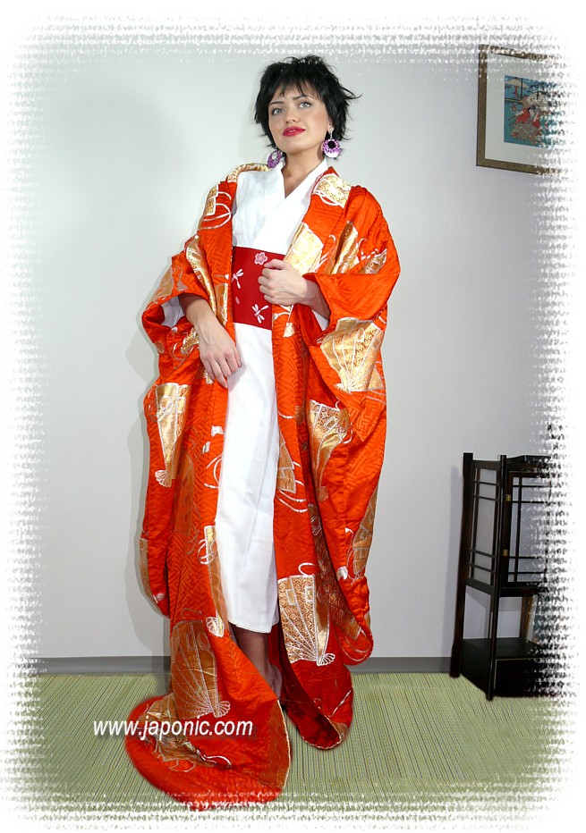 japanese traditional  wedding kimono gown