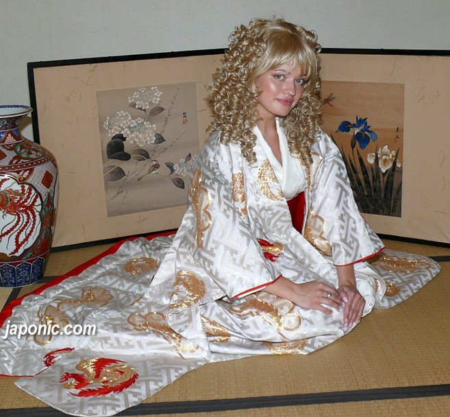 Japanese wedding kimono gown Uchikake. Silk Embroidered Storks Kimono