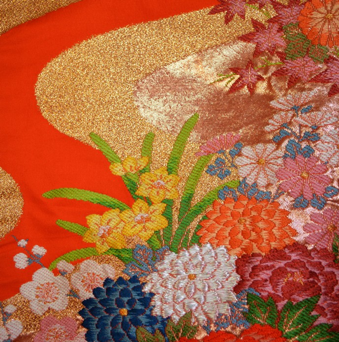 japanese wedding kimono: detail of design