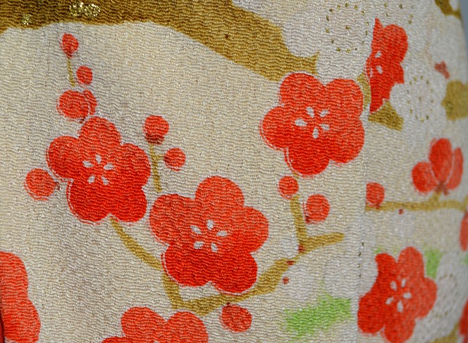 japanese antique doll hand painted kimono's detail
