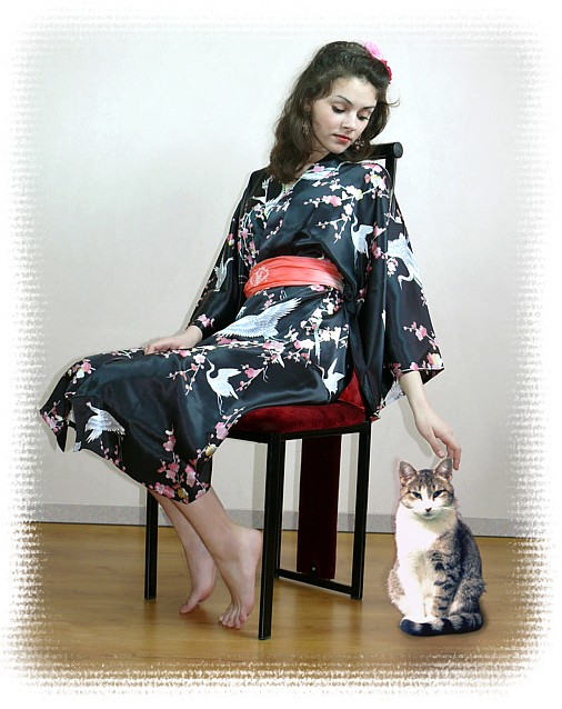 Japanese 100% natural silk  kimono. The Japonic Online Store