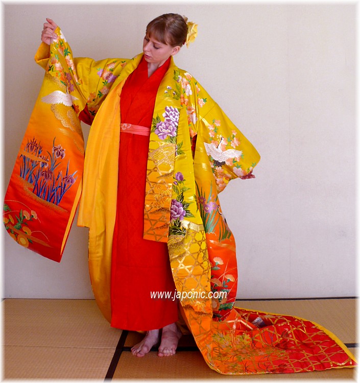 japanese wedding kimono uchikake