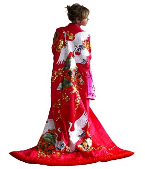 Japanese embroidered silk wedding kimono UCIKAKE