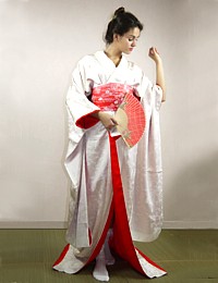 japanese traditional white wedding kimono